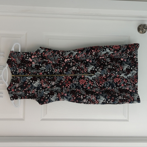 H&M Jacquard Weave Sleeveless Black Floral Dress - Picture 4 of 6